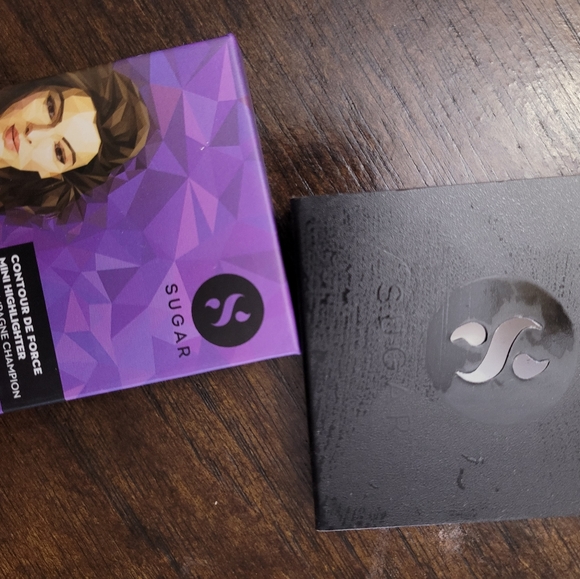 Makeup Bundle - Picture 8 of 9